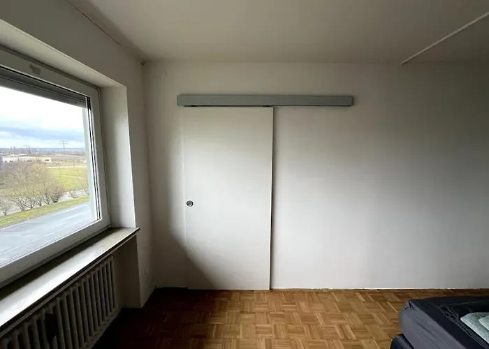 Loot Large /stadtrand /parkplatz