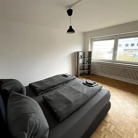 Loot Large /stadtrand /parkplatz Apartman