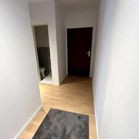 Loot Large /stadtrand /parkplatz Apartment *