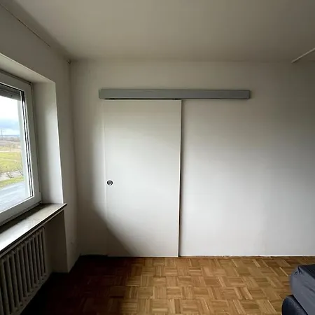 Loot Large /stadtrand /parkplatz