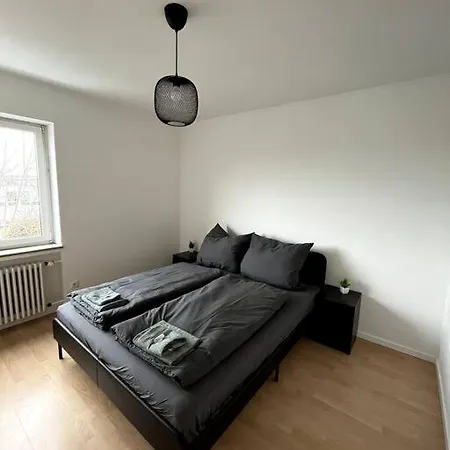 Loot Large /stadtrand /parkplatz Apartment *