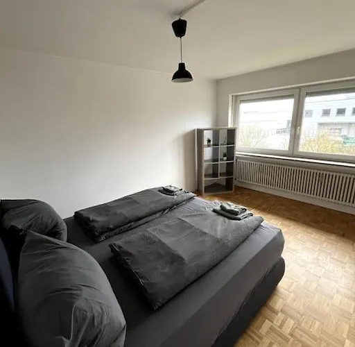 Loot Large /stadtrand /parkplatz Appartamento